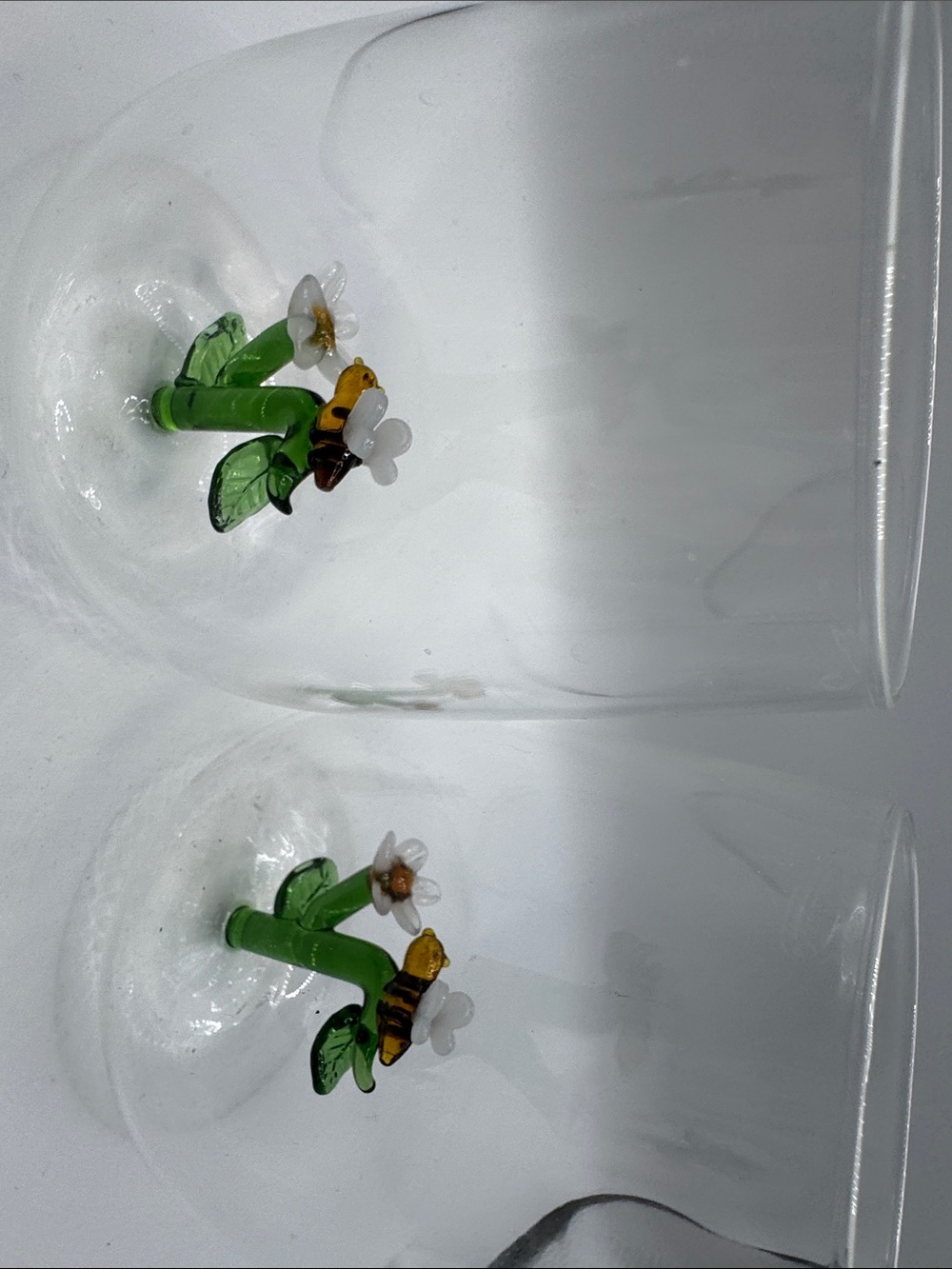 Set of 2 Jumbo Bee and Flower Stemless Wine Glasses - Picture 9 of 9
